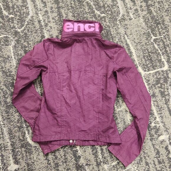 BENCH Lightweight Jacket XS - Picture 4 of 10